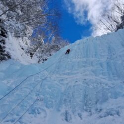 トラブル連発！？「南沢大滝」アイスクライミング