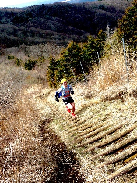 登りダッシュで筋トレ宮部